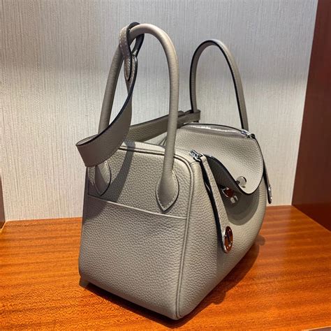 hermes lindy 26cm bag.